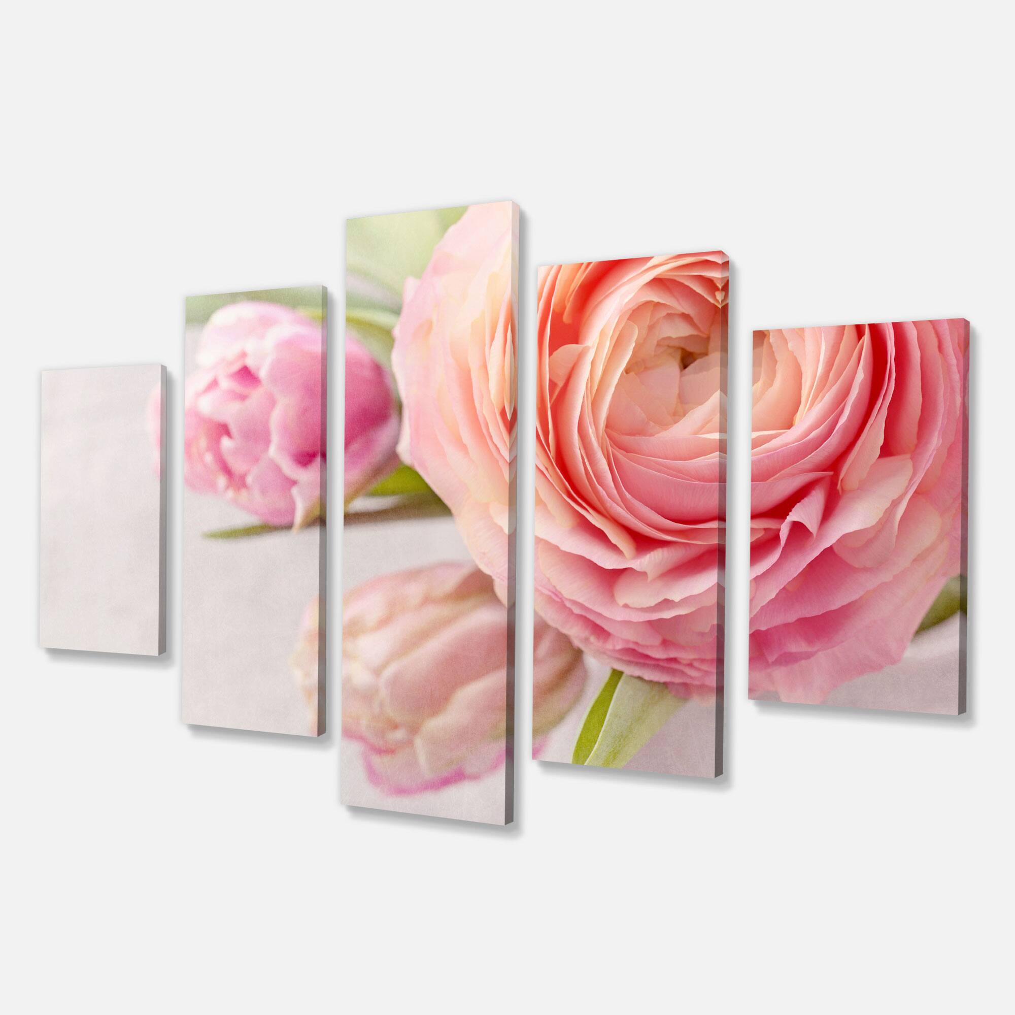 Designart - Full Bloom and Blooming Flowers - Large Floral Canvas Art Print